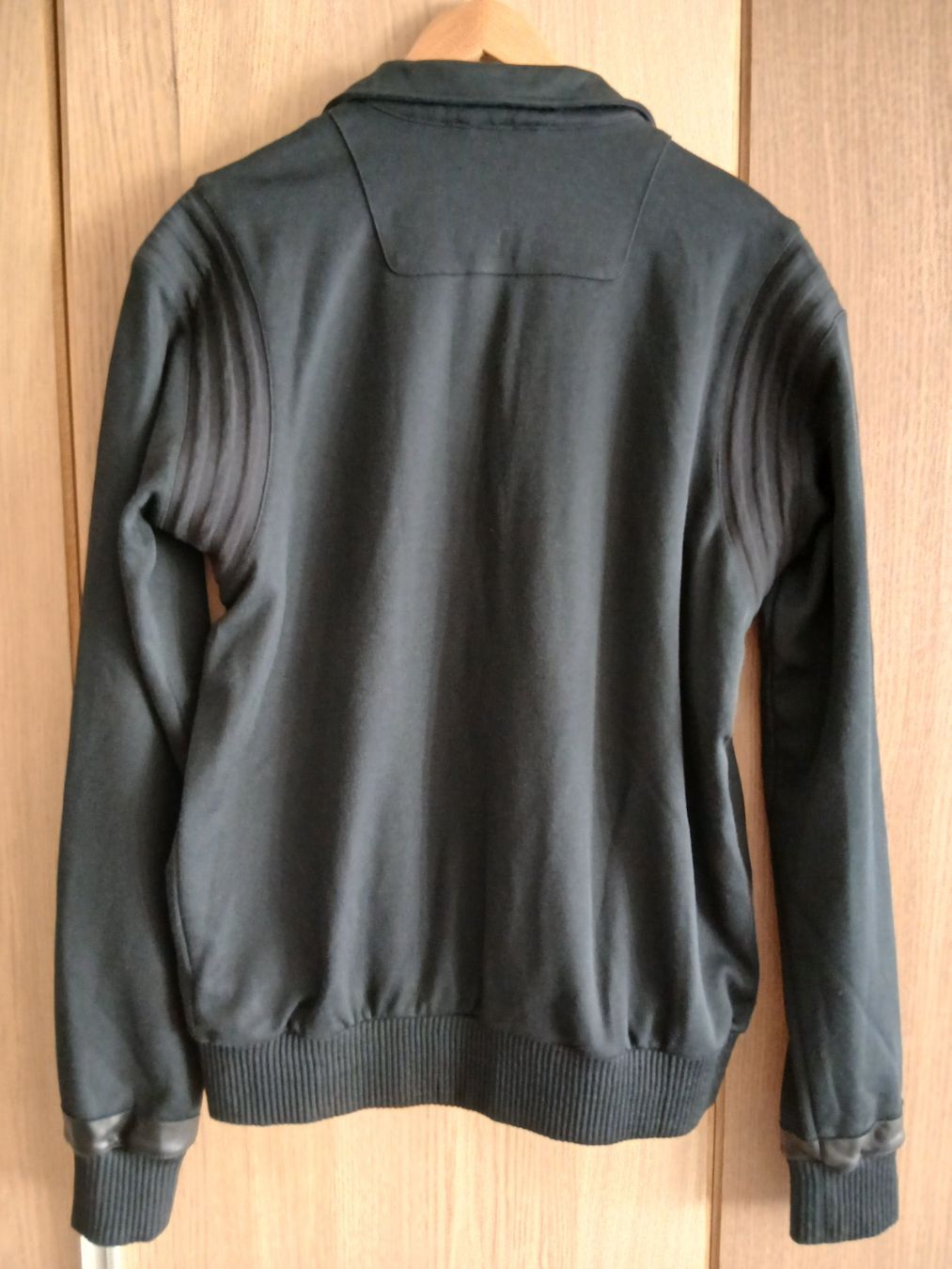 Adidas Giacche: Veste Adidas  badge "One for the nerd jocks" taille M – Usato da Satigny venduto da Asaksa 3