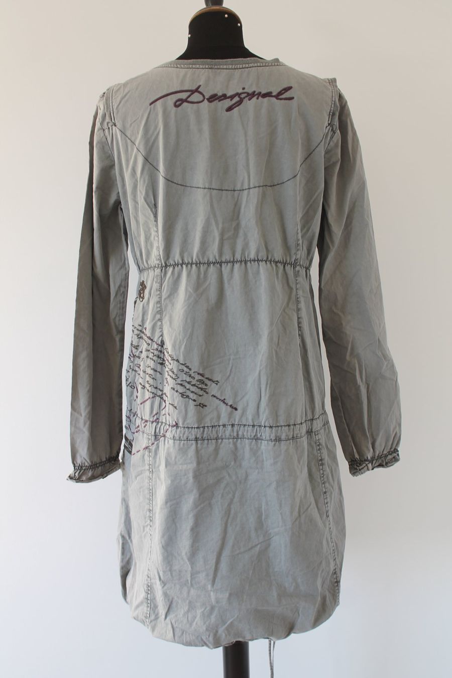 Desigual Kleider: Robe DESIGUAL taille 44 – Gebraucht aus Chez-le-Bart von jasse 1