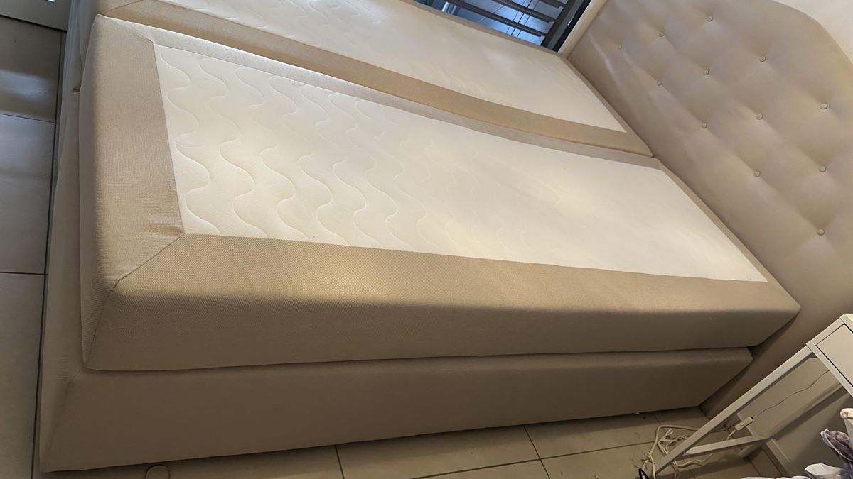 Lits: Boxspringbett 160x200cm – D'occasion à Unterengstringen par anna.ngld 2