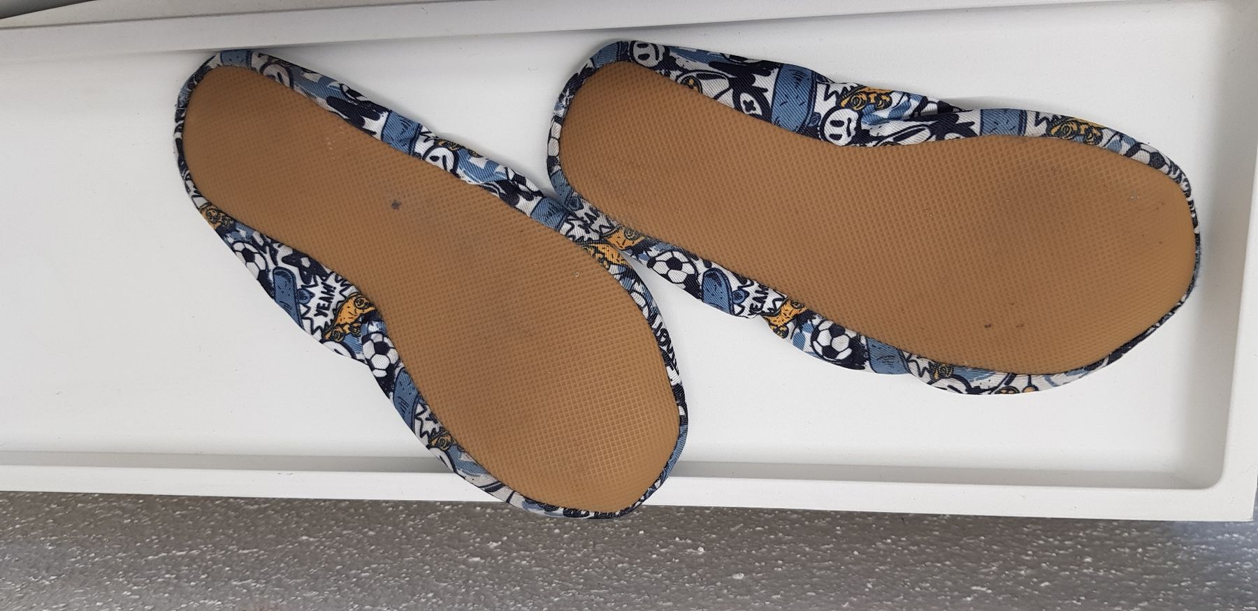 Schuhe für Jungen: Turnschläppchen, Turntappeli Kinder Grösse 29/30  – Gebraucht aus Zürich von sb_t28m 2