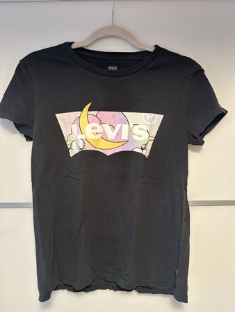 Schickes Levis T-Shirt mit Mond-Motiv, Gr. S
