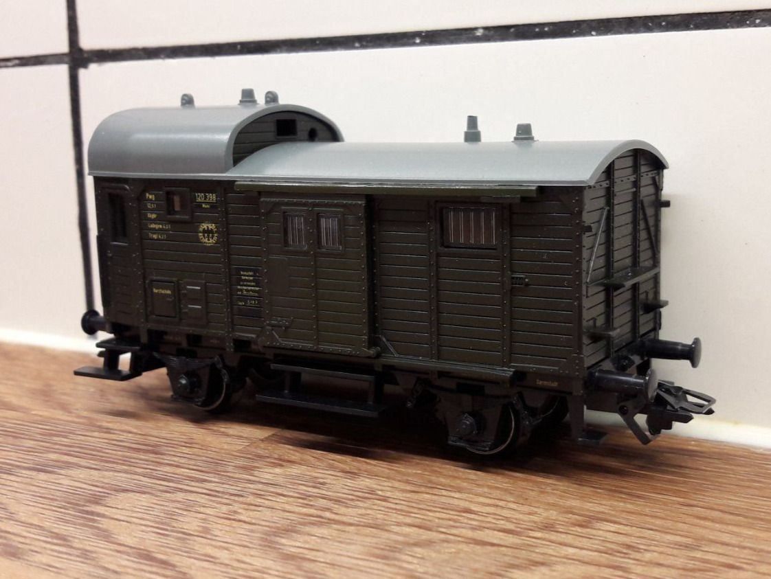 Märklin Modellini di ferrovie: Märklin HO AC : DR fourgon 2 essieux – Nuovo e nell'imballaggio originale da Buttes venduto da Cafe2005