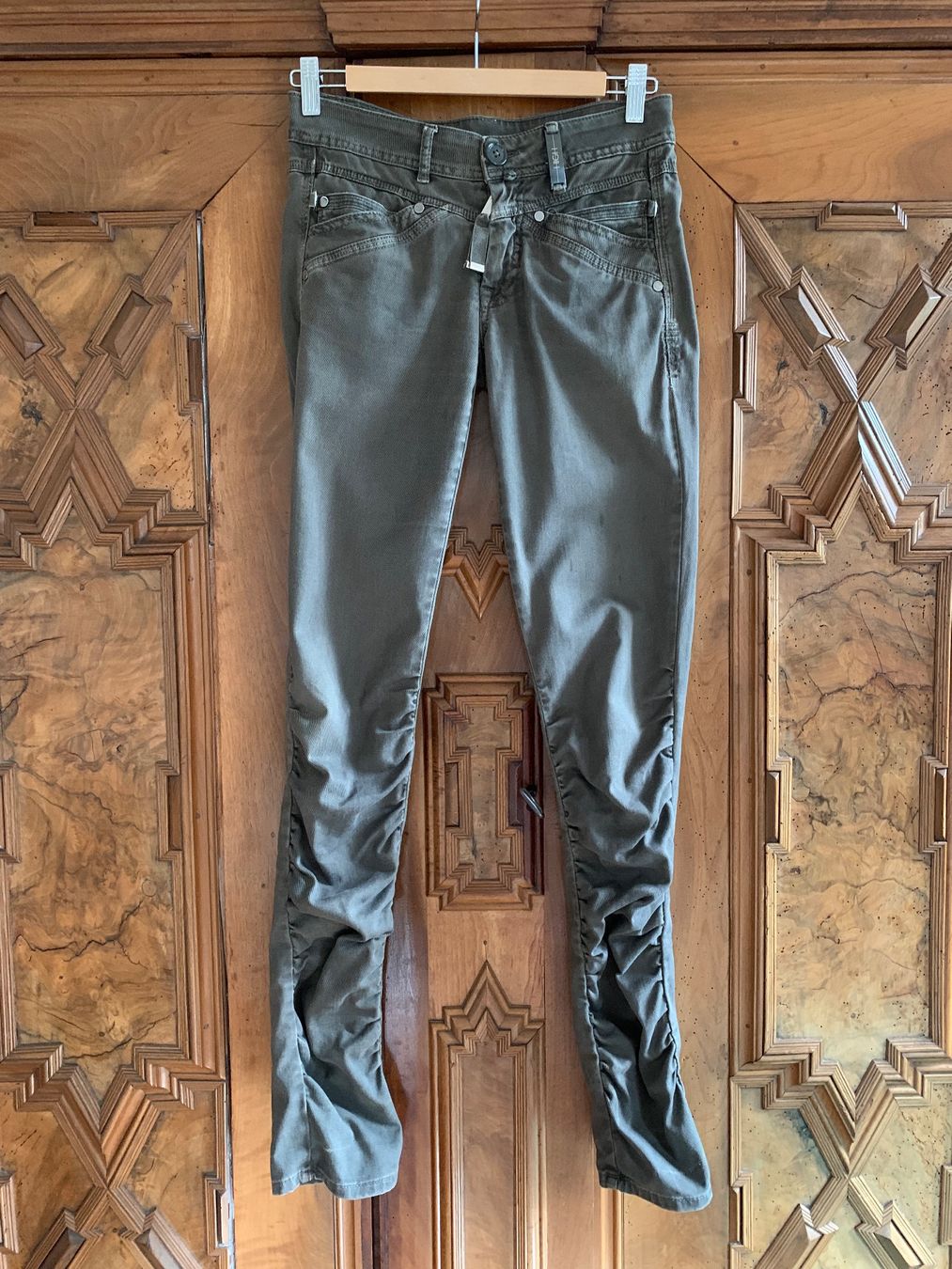 Pantaloni: "HIGH"  Hose  Farbe: Khaki Gr 34DE – Usato da Interlaken venduto da Bona55