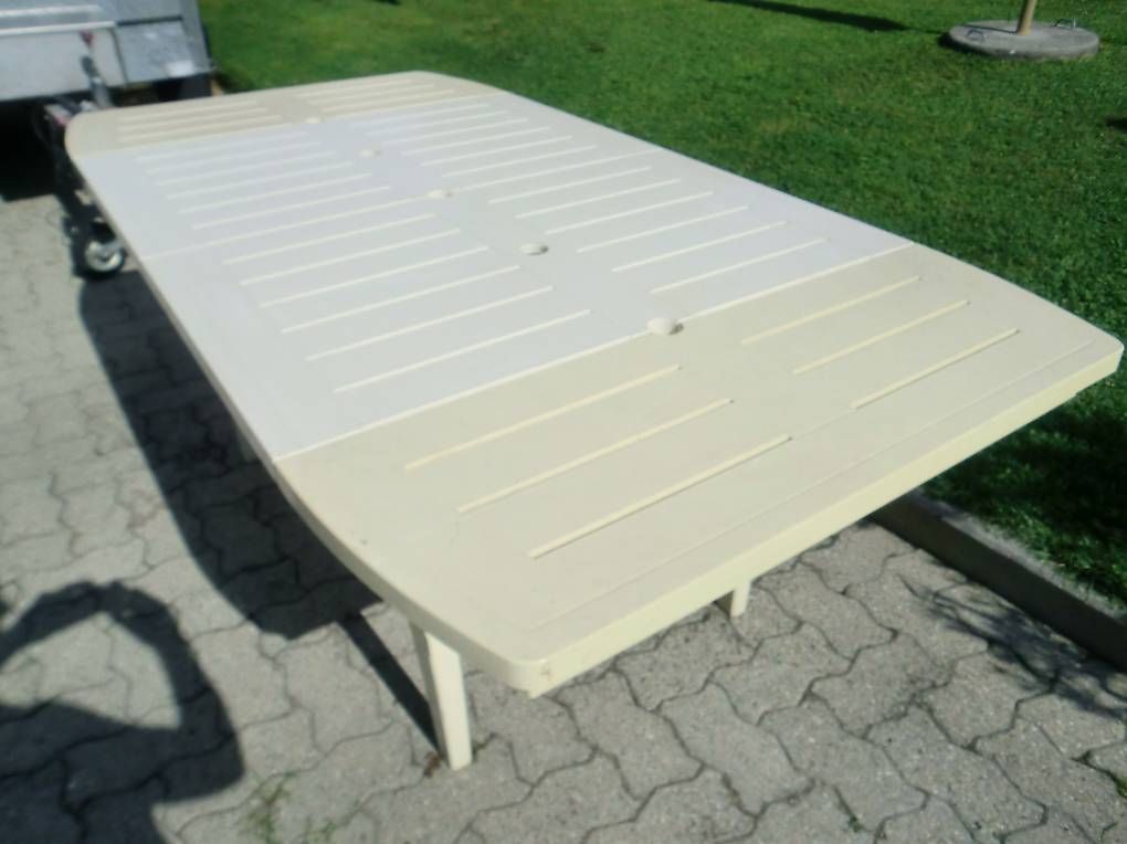 Tavoli: Stabieler Gartentisch – Usato da Giswil venduto da Wiskiy95 2