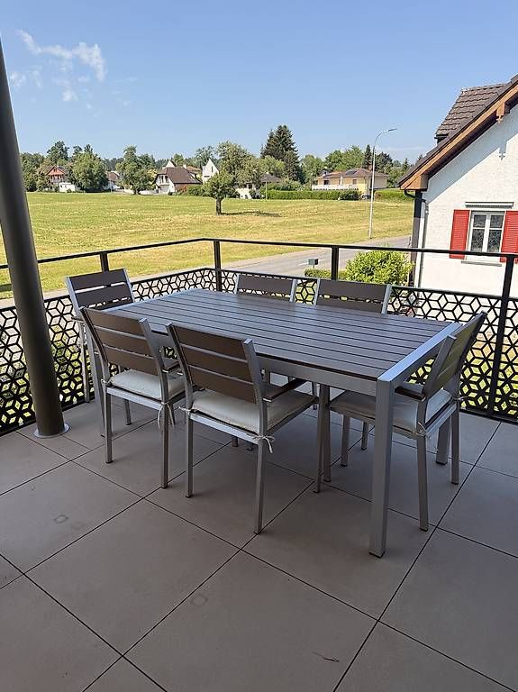 Set de table et chaises: Gartenmöbel Set Gartentisch Stühle – D'occasion à Lengwil par alchuina