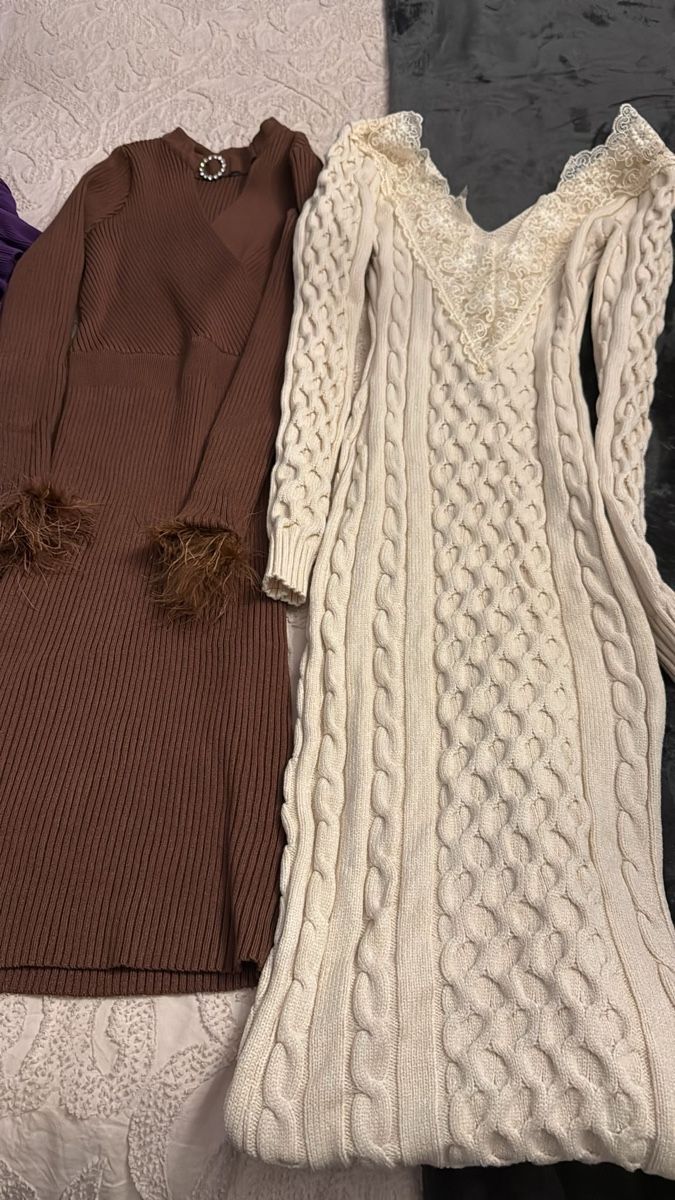 Vestiti: Robes pull en maille pour l'hiver – Usato da La Chaux de fonds venduto da car_f9yg
