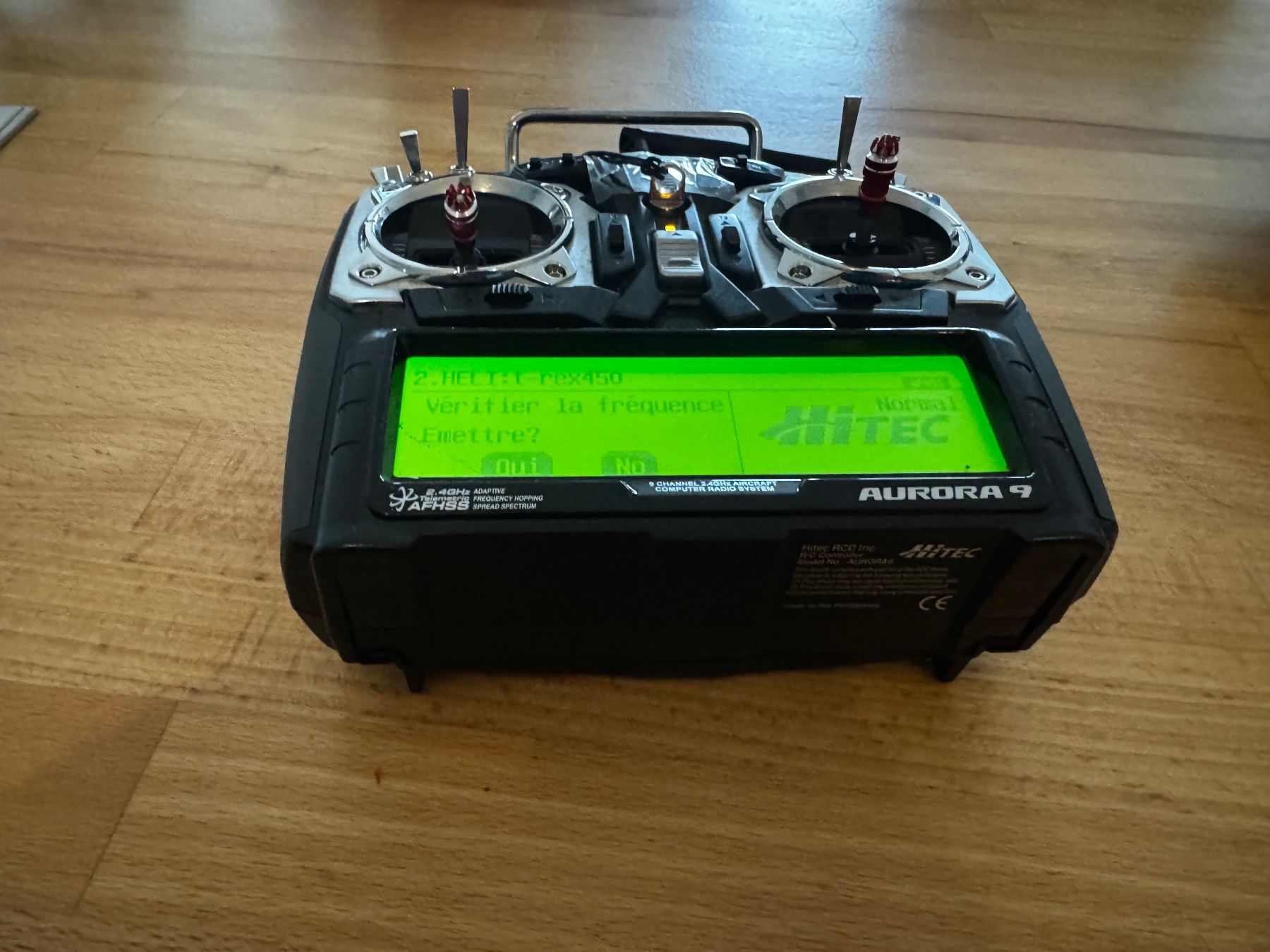 Telecomando: Radiocommande Hitec Aurora 9 état d'usage – Usato da Bonnefontaine venduto da domino88 6