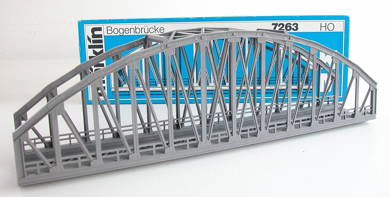 Märklin Modellini di ferrovie: Märklin Bogenbrücke 7263 Spur H0 – Usato da Oberwil BL venduto da Klang