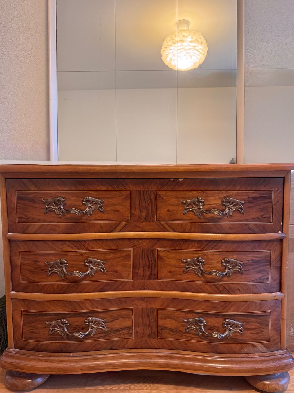 Kommoden: Vintage Kommode Nussbaum – Gebraucht aus Küsnacht ZH von pxntsr