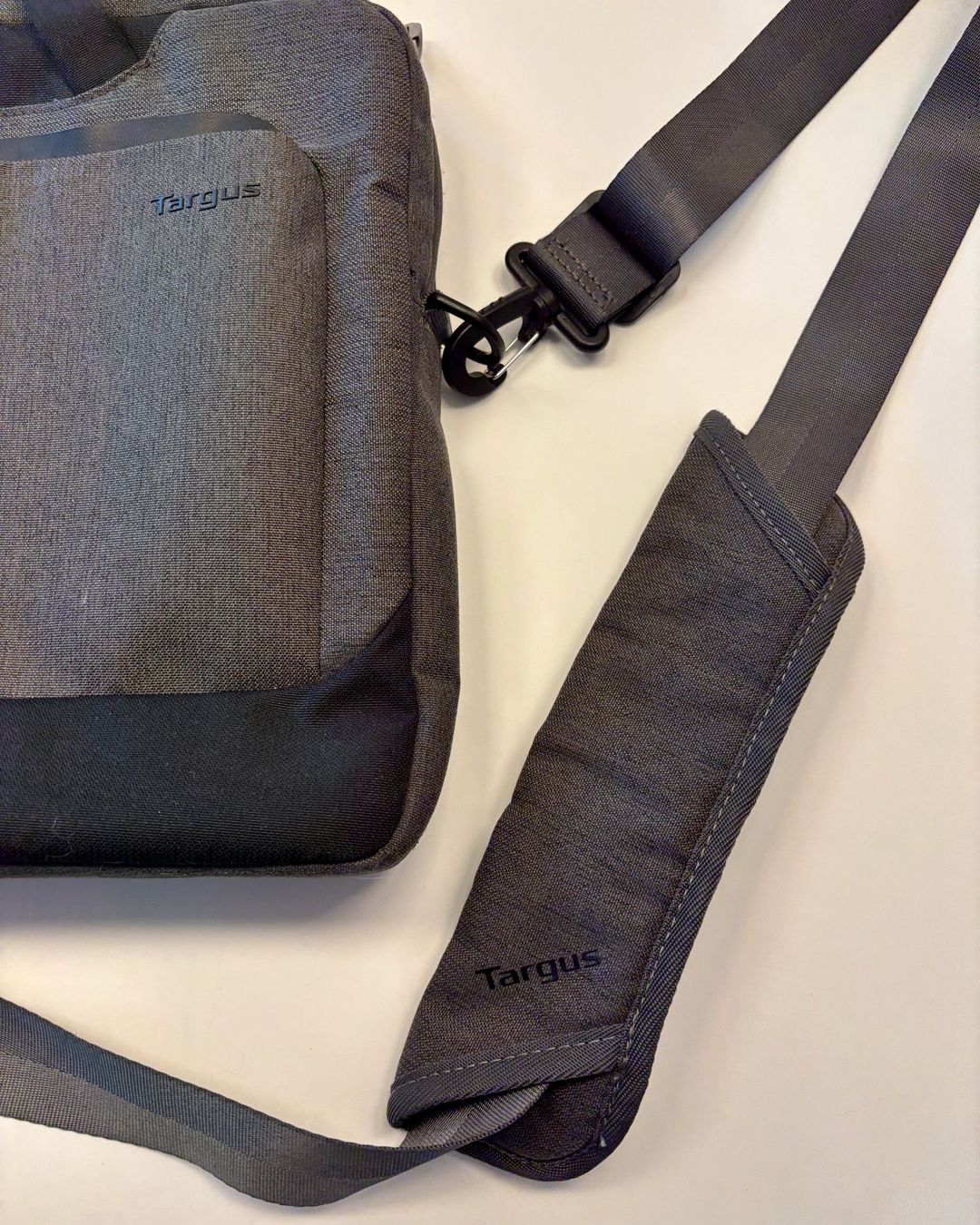 Targus Borse: 16" Laptop-Tasche NEUWERTIG – Nuovo (secondo la descrizione) da Birmensdorf ZH venduto da CAS-ZRH 1