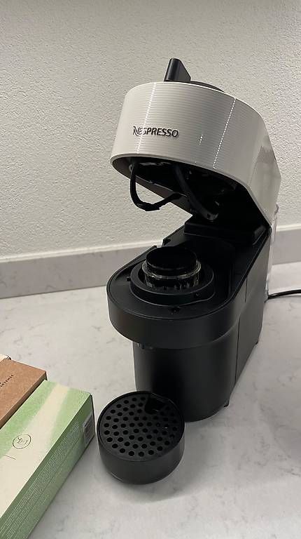 Macchine per caffè & Macchine per espresso: Nespresso Vertuo Pop inkl. Vertuo Kapseln – Usato da Blauen venduto da Cudder 3