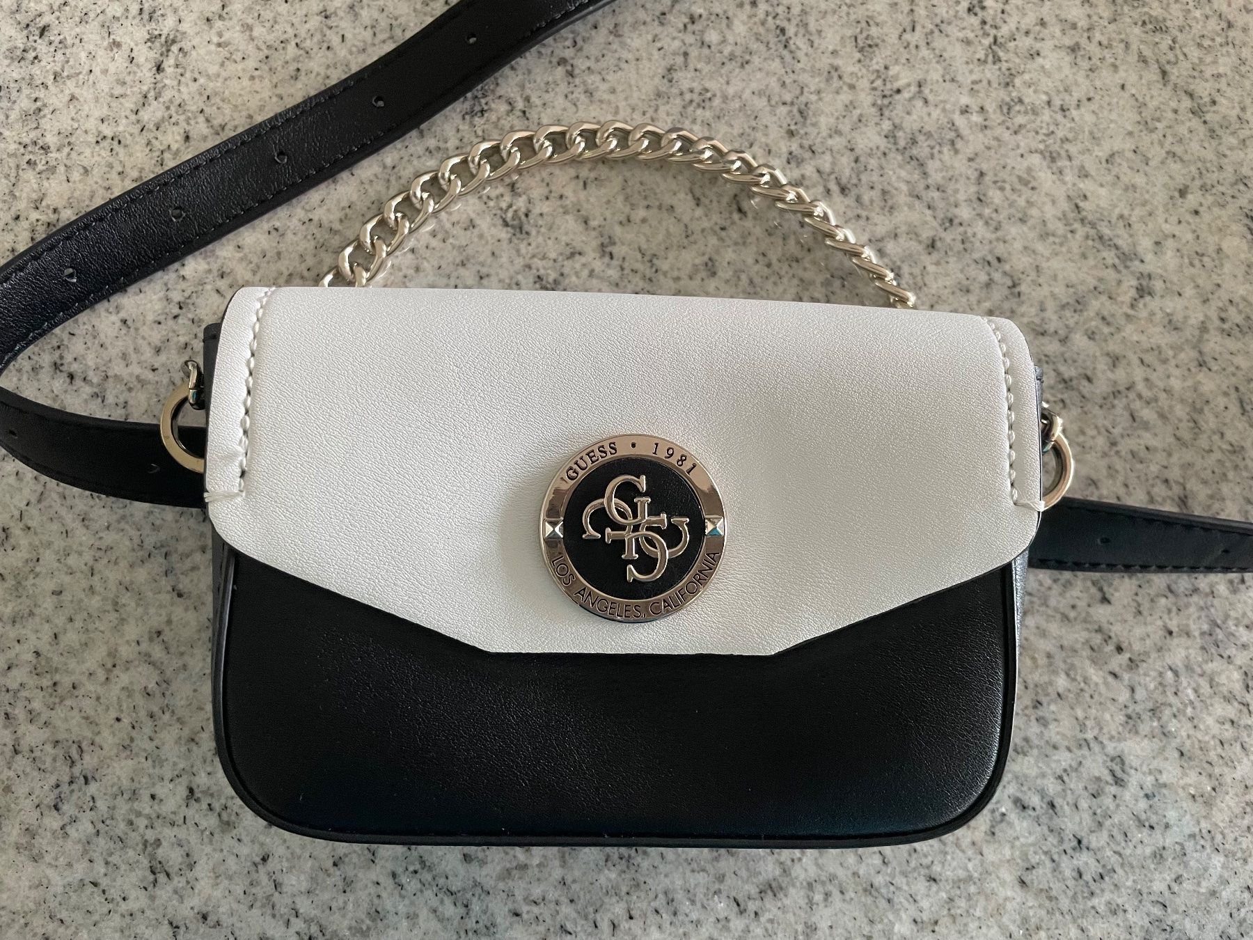 Guess Borse da donna: Sehr schöne Bauchtasche von GUESS – Nuovo (secondo la descrizione) da Neuwilen venduto da bobbel01