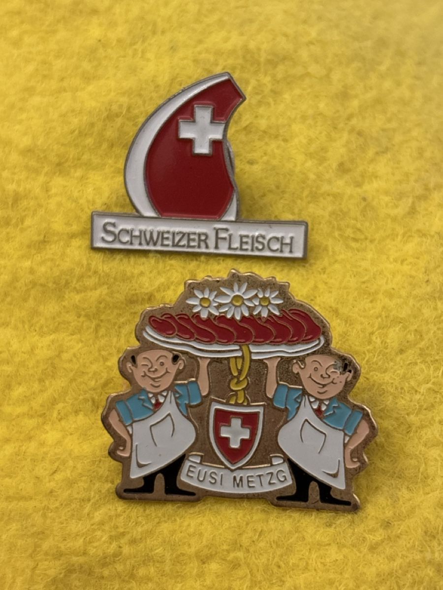 Spille & Fermagli: 2 PINs Thema Schweizer Fleisch – Usato da Lausen venduto da schwaafli