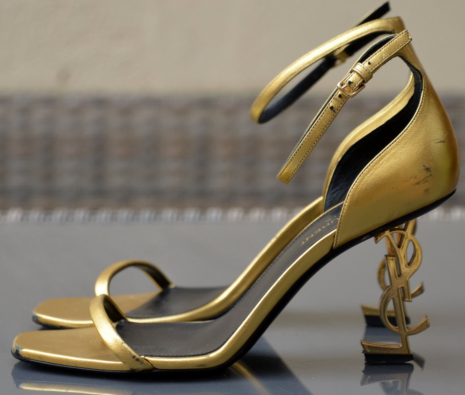 Saint Laurent Damenschuhe: Saint Laurent Sandalen / sandales .38 – Gebraucht aus Collonges von Auganien 3