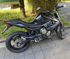 Yamaha XJ6