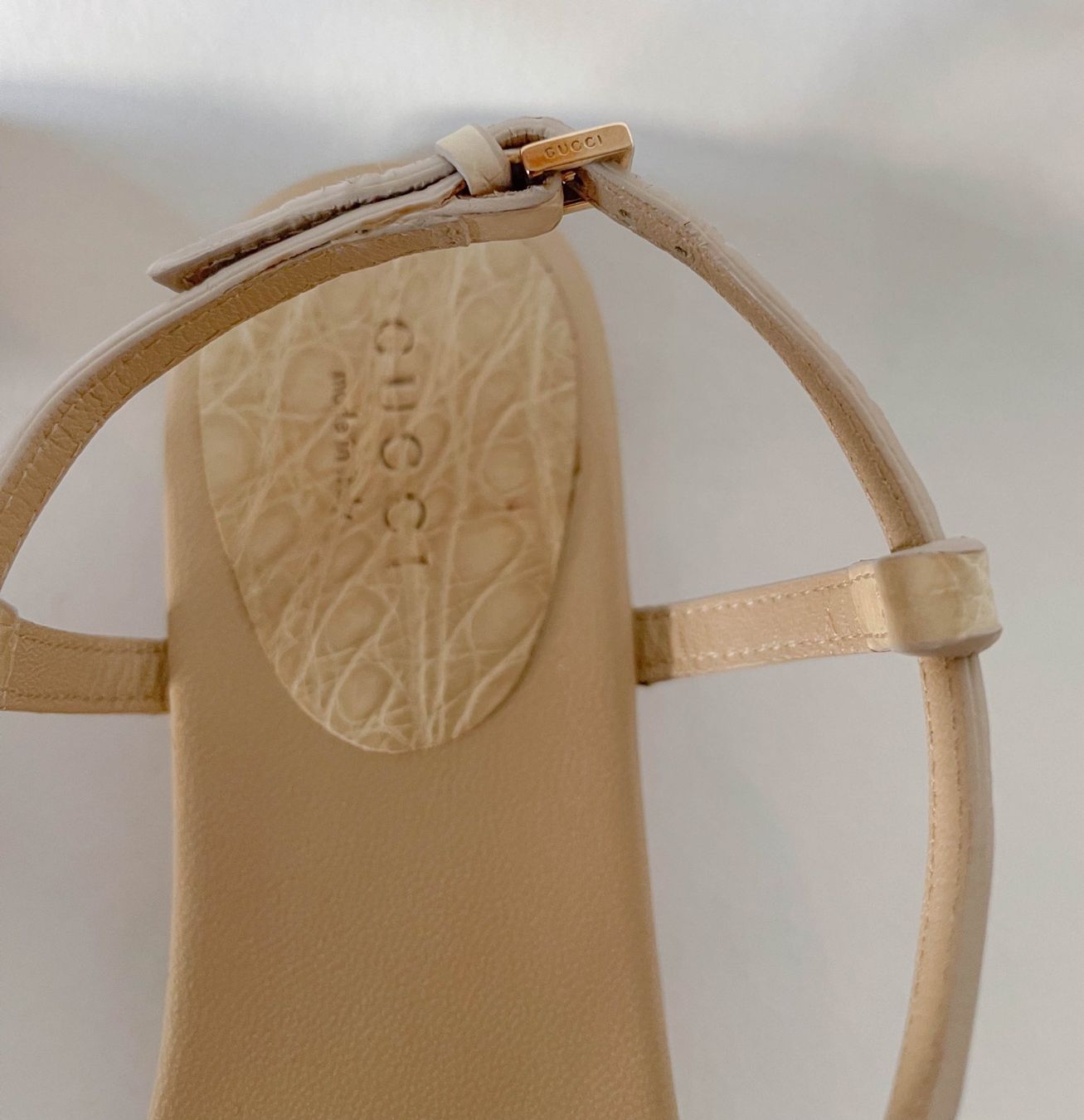 Gucci Scarpe da donna: Gucci Sandale Krokodilleder, Gr. 35 – Nuovo (secondo la descrizione) da Zürich venduto da peerless_chic 4