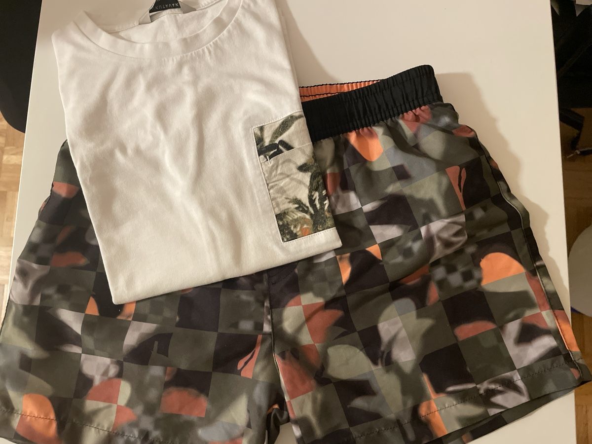 Lotti & Set di vestiti: Lot Short de bain garçon modèle unique et confortable – Usato da Yverdon-les-Bains venduto da mar_hg5t 3