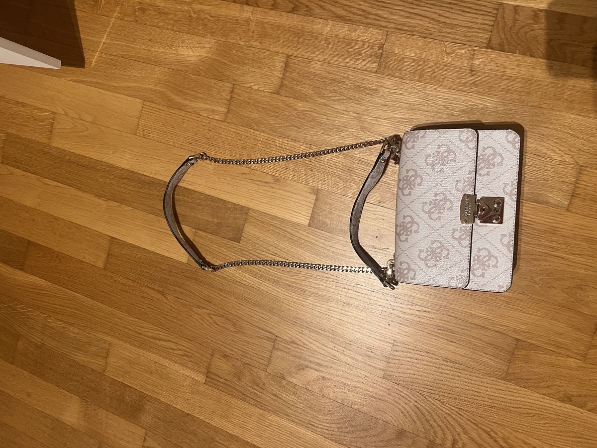 Guess Borse da donna: Guess Handtasche – Usato da Altdorf UR venduto da miriam19.