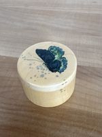 kleine Holz Dose / Zahndose mit Schmetterling
