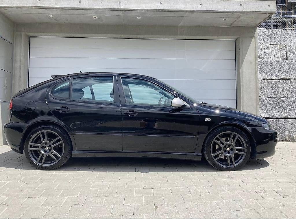 Cupra Automobili: Seat leon cupra 4   2.8 motor  vr6 4x4 – Nuovo e nell'imballaggio originale da Zürich venduto da Export917 1