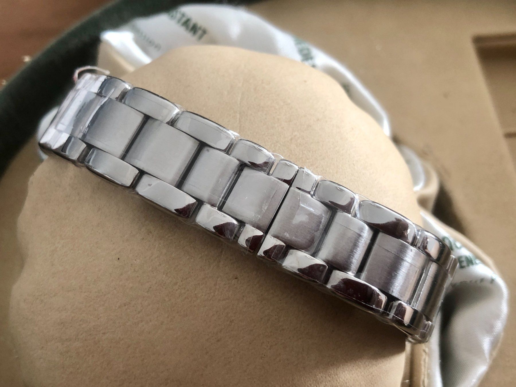 Frederique Constant Orologi: FREDERIQUE CONSTANT Classics Delight, Automatic, Diamonds – Nuovo e nell'imballaggio originale da Le Mont-sur-Lausanne venduto da LycaGallery 6
