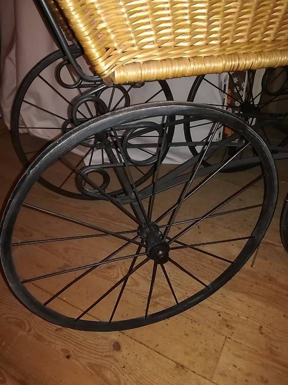 Culle: Antiker Stubenwagen – Usato da Schötz venduto da Willys5401 2
