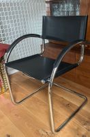 Vintage Freischwinger Stuhl, Schwarz, mit gebeugten Armlehne