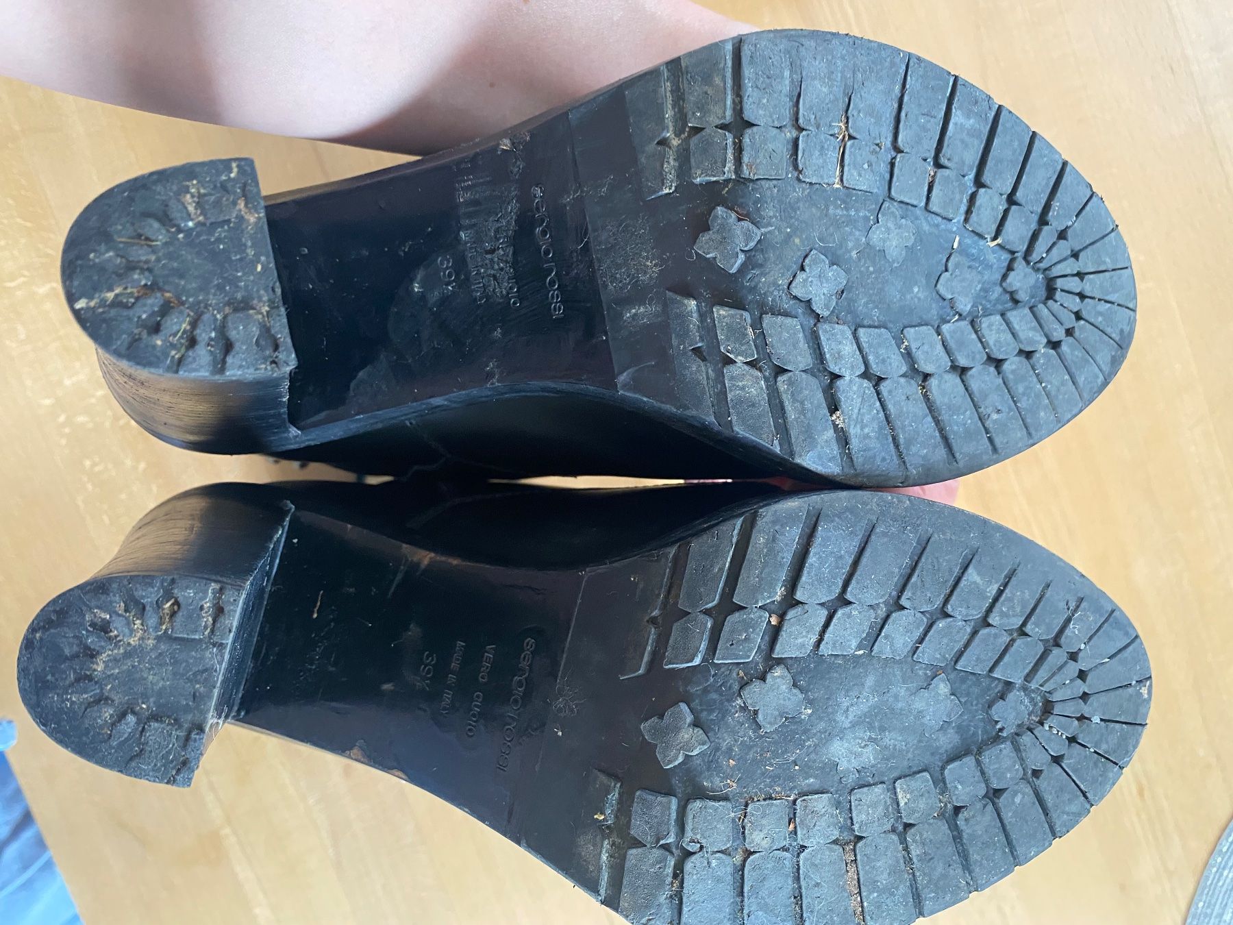 Sergio Rossi Scarpe da donna: Sergio Rossi, 39.5, Rocker chic mit Perlen – Usato da St Gallen venduto da mayerka 4