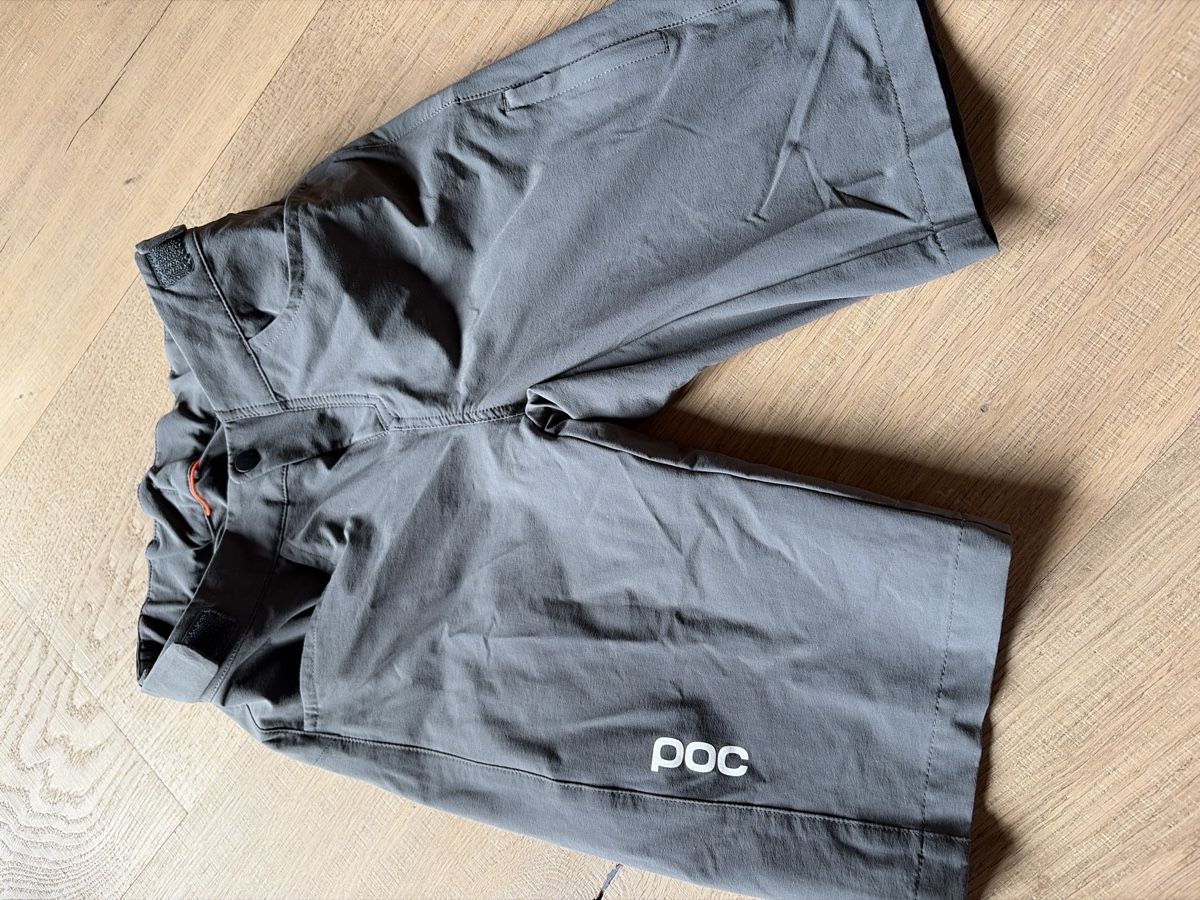 Pantaloni: POC Bike Shorts Gr. 6-8  – Usato da Saanenmöser venduto da ballerinas