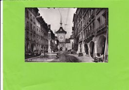 Bern-Zeitglockenturm-Oldtimer