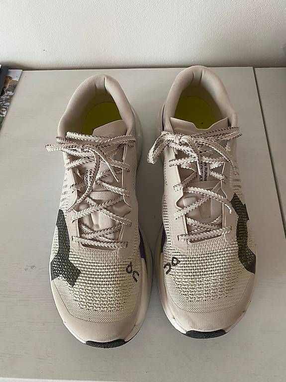 On Chaussures hommes: On running - Cloudultra Pro M Pearl/Juniper – D'occasion à Neuchâtel par Santa85