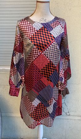 Superbe robe satinée MOLLY BRACKEN  manches longues t.XS
