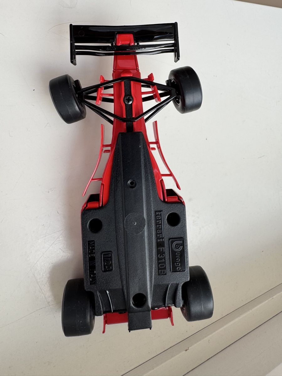 Ferrari Modellini d'auto: 2x Ferrari Formel 1 Modellautos 1:24 – Usato da Wil SG venduto da IozzoL 5