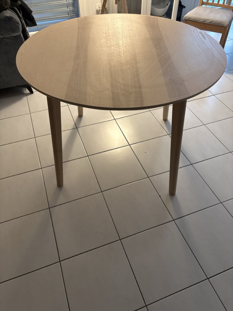 Ikea Tavoli: Runder Esstisch, guter Zustand – Usato da Langenthal venduto da efe_6b8l