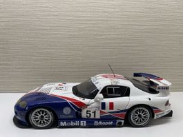 Chrysler Viper GTS-R Auto Art 1:18 - Top Zustand!