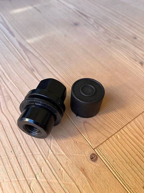 23 Stk NEUE Radmuttern zu Land Rover Defender (Neu und originalverpackt ...