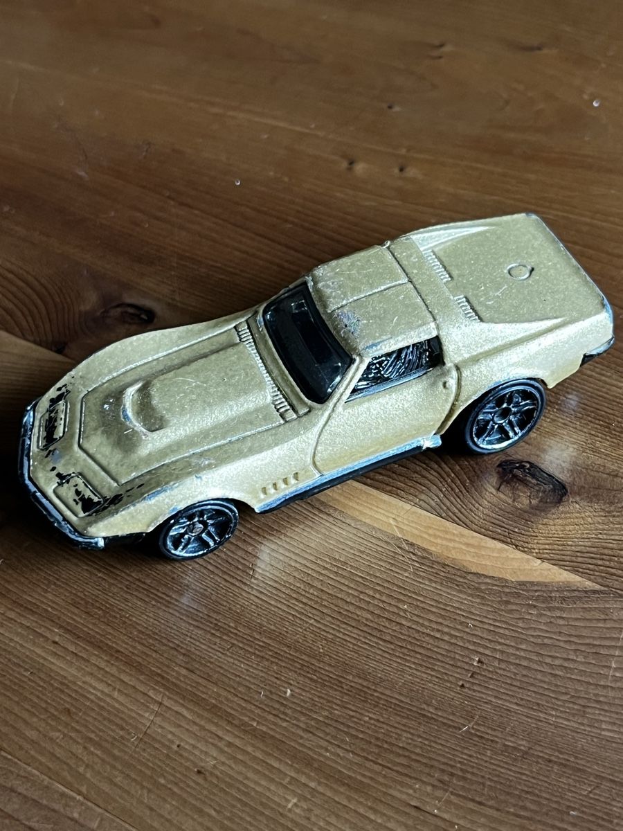 Hot Wheels Modellini d'auto: Chevrolet Corvette Coupé 1969 – Usato da Basel venduto da EdiEberle