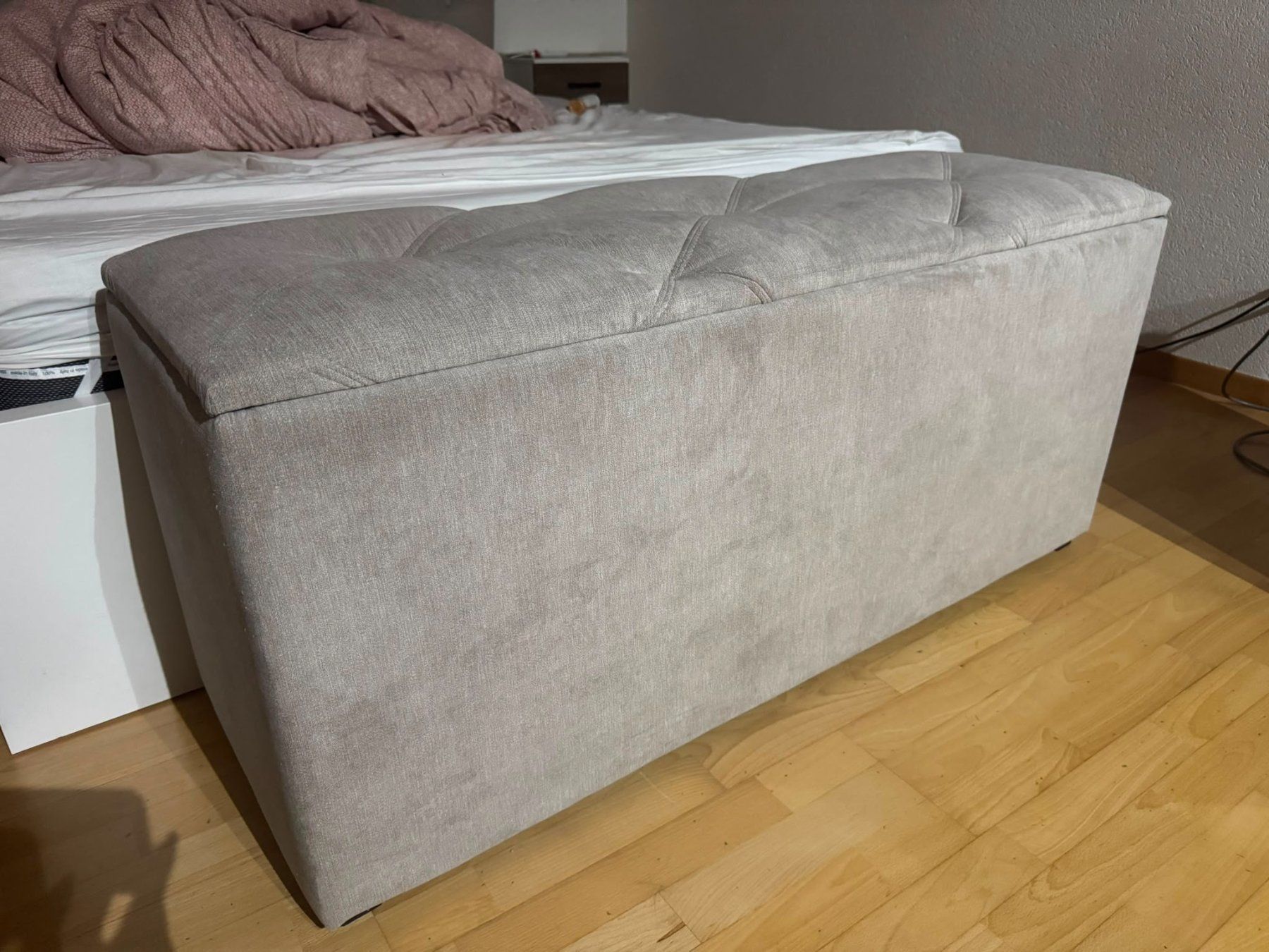 Truhen: Beige Bettruhe Maison Belfort – Gebraucht aus Glis von pap_896m