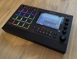 Akai MPC Live 2 + decksaver + 512gb SSD