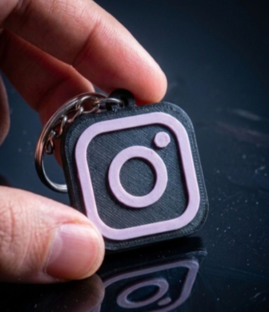 Portachiavi: Keychain Instagram Logo Black Purple New – Nuovo e nell'imballaggio originale da Basel venduto da mar_jfl8