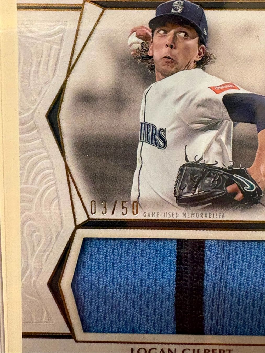 Topps Carte collezionabili: Logan Gilbert 2025 Topps Definitive Collection JumboPatch/50 – Nuovo (secondo la descrizione) da St.Gallen venduto da bue_x6yz 1