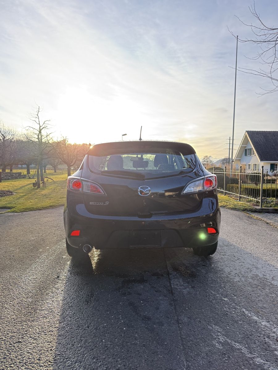 Mazda Autos: Mazda 3 2.2 CD MP 5d Excl. Plus – D'occasion à Lenzburg par man_n8mj 1