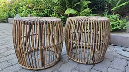 2 Hocker aus Bambus.