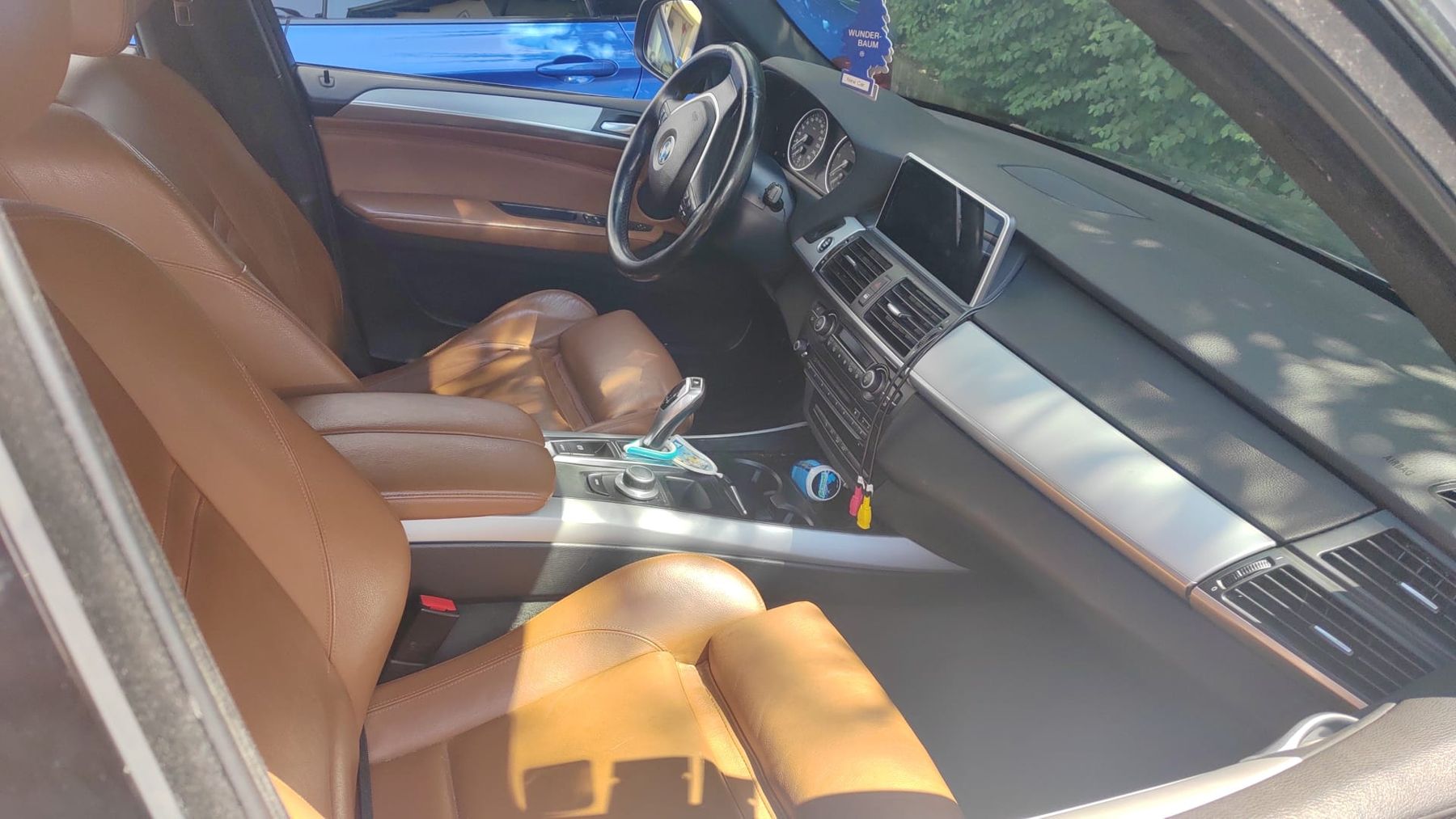 BMW Automobili: BMW X5 3.0d, top Zustand, Leder – Usato da Baar venduto da StoDeja 2