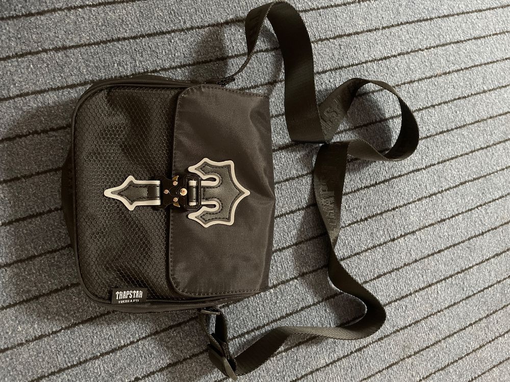 TRAPSTAR BAG GRAU SCHWARZ Kaufen auf Ricardo