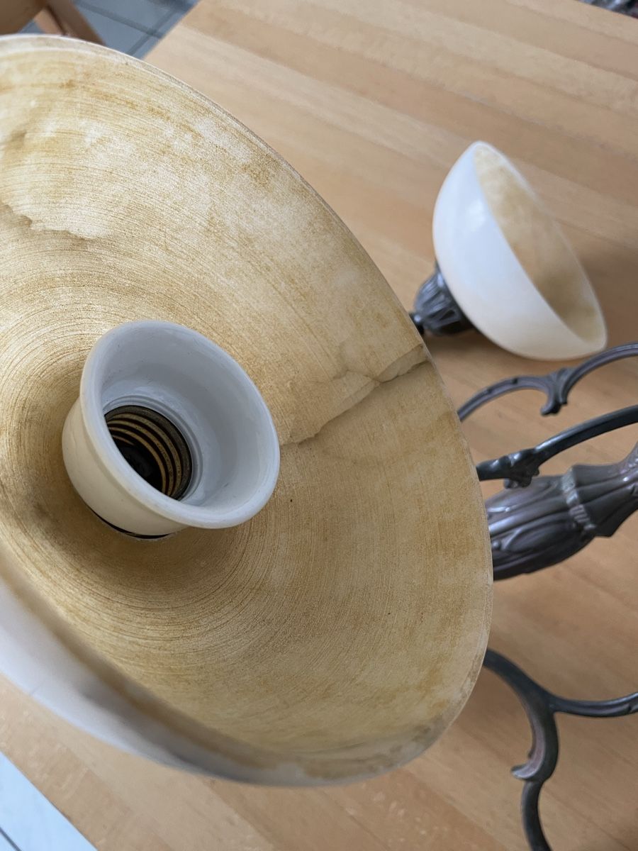 Kronleuchter & Deckenlampen: Antike Lampe/Deckenlampe mit Alabaster-Schirmen! – Gebraucht aus Möhlin von Optik57 3