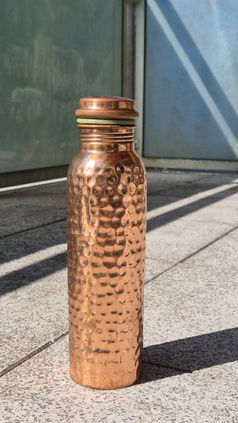 Borracce & Thermos: AYURVEDA Kupfertrinkflasche – Usato da Zürich venduto da chr_6zmq