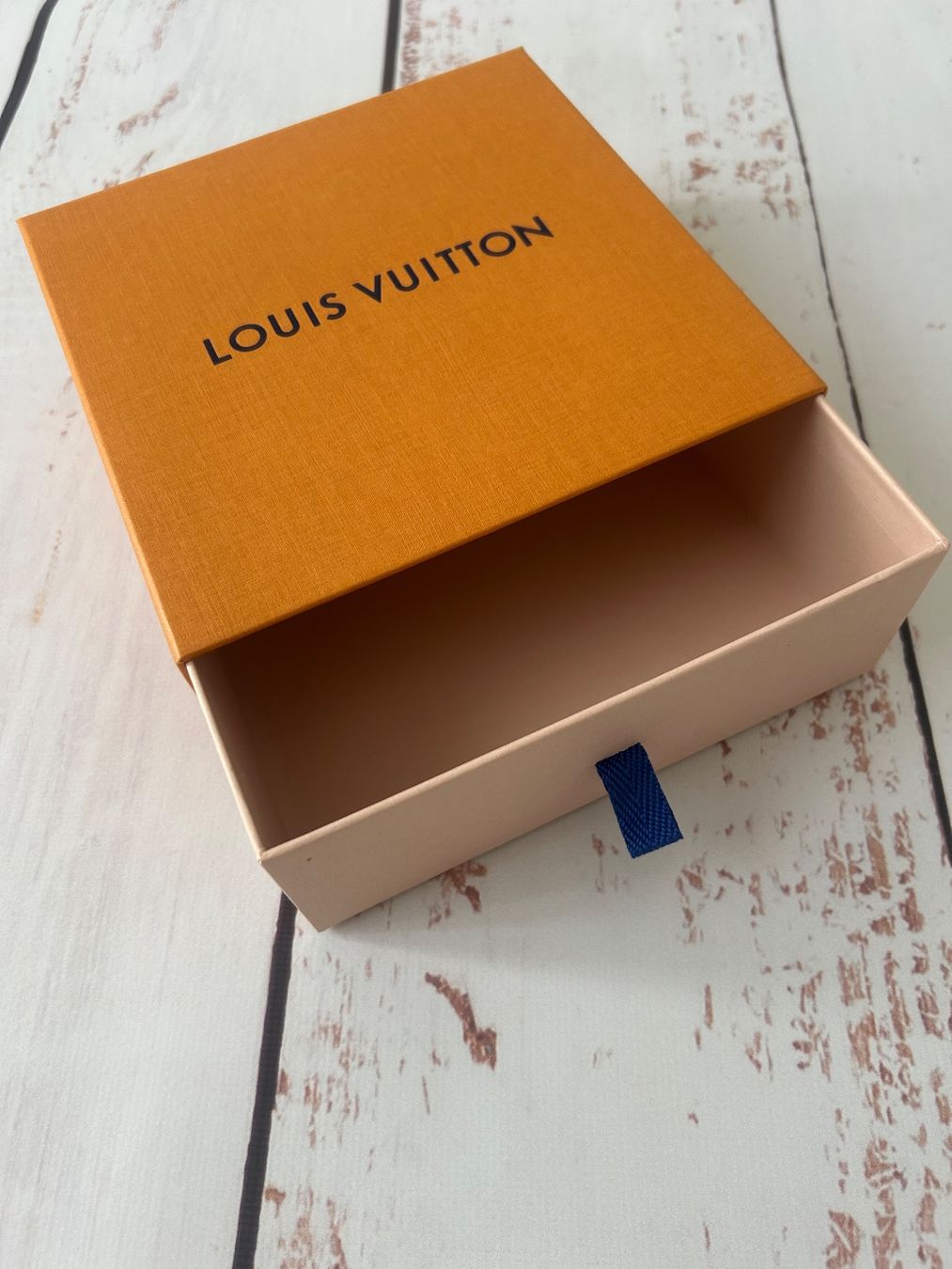 Louis Vuitton Autres décorations & accessoires: Box Schachtel Louis Vuitton – Neuf (Voir description) à Zürich par Ferienan 2