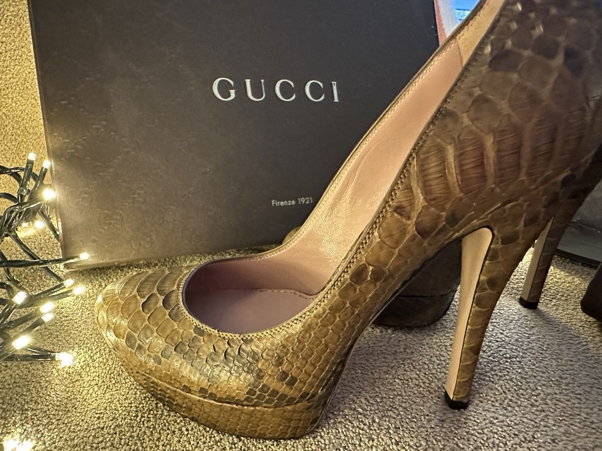 Gucci Damenschuhe: Gucci High Heels aus echtem Python-leder – Neu und originalverpackt aus Adlikon b.Regensdf von E.Prov