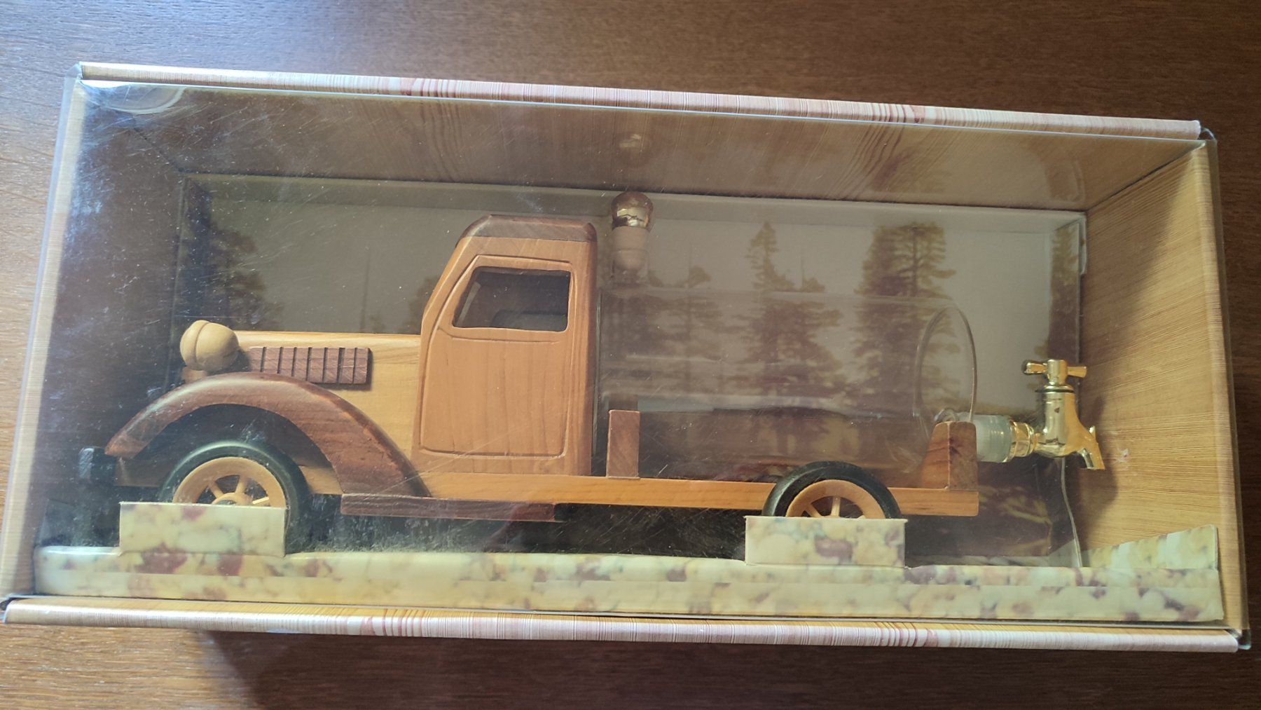 Kits de montage: Holzlastwagen Getränkebehälter Geschenkidee Bar – Neuf avec emballage d'origine à Brüttisellen par nic_xm7s